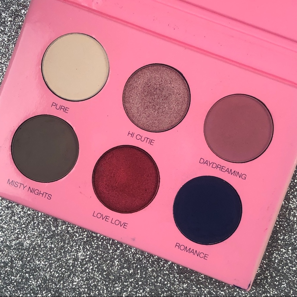Coloured Raine LOVELIES eyeshadow palette